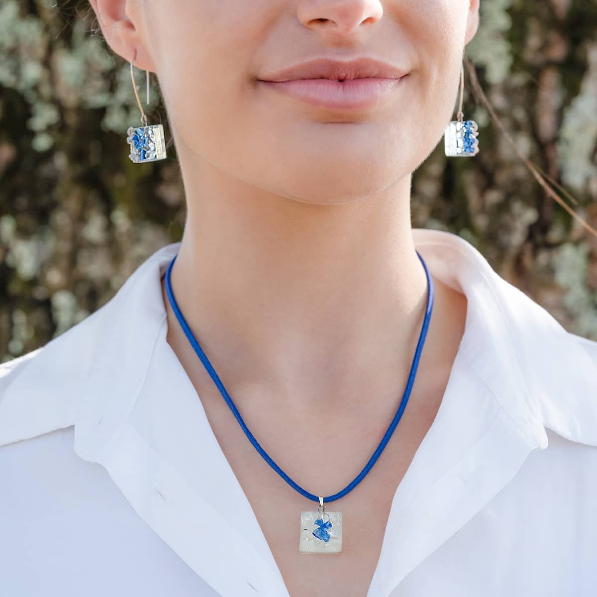 Colgante de plata y vidrio modelo Febe - Joyeria sostenible Tejeluz. Colgante de plata y vidrio modelo Febe - Joyeria sostenible Tejeluz.