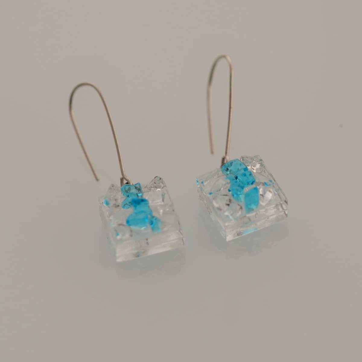 Pendientes de plata de ley y vidrio Febe.Tejeluz, joyeria sostenible. Pendientes de plata de ley y vidrio Febe.Tejeluz, joyeria sostenible.