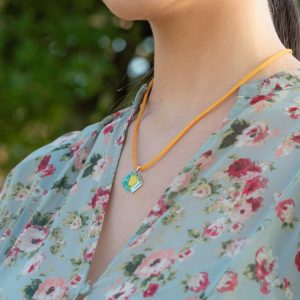 Pendientes de plata de ley y vidrio modelo Pasifae en modelo - Tejeluz.