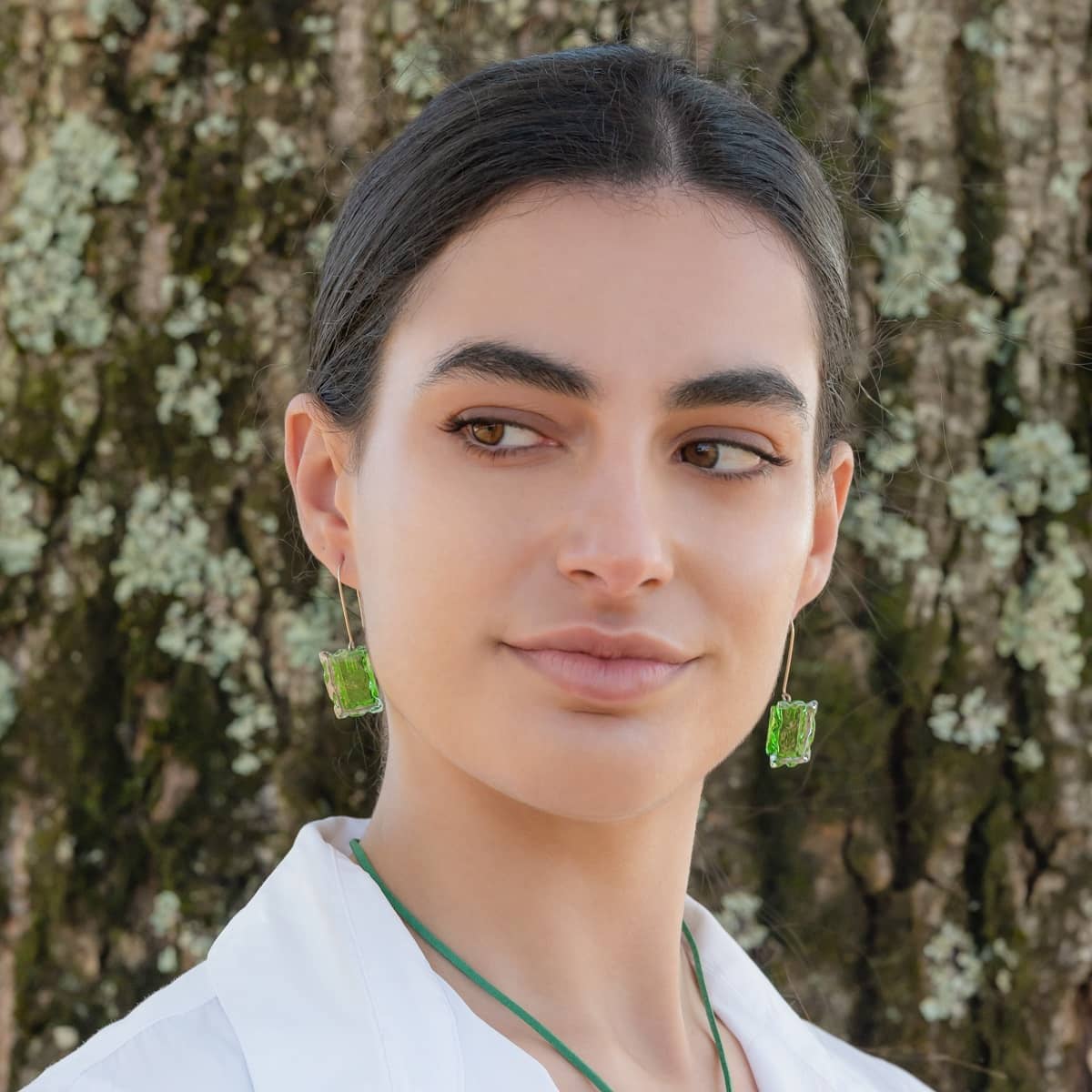 Pendientes de plata de ley y vidrio reciclado modelo Alcione de color verde- Tejeluz Pendientes de plata de ley y vidrio reciclado modelo Alcione de color verde- Tejeluz