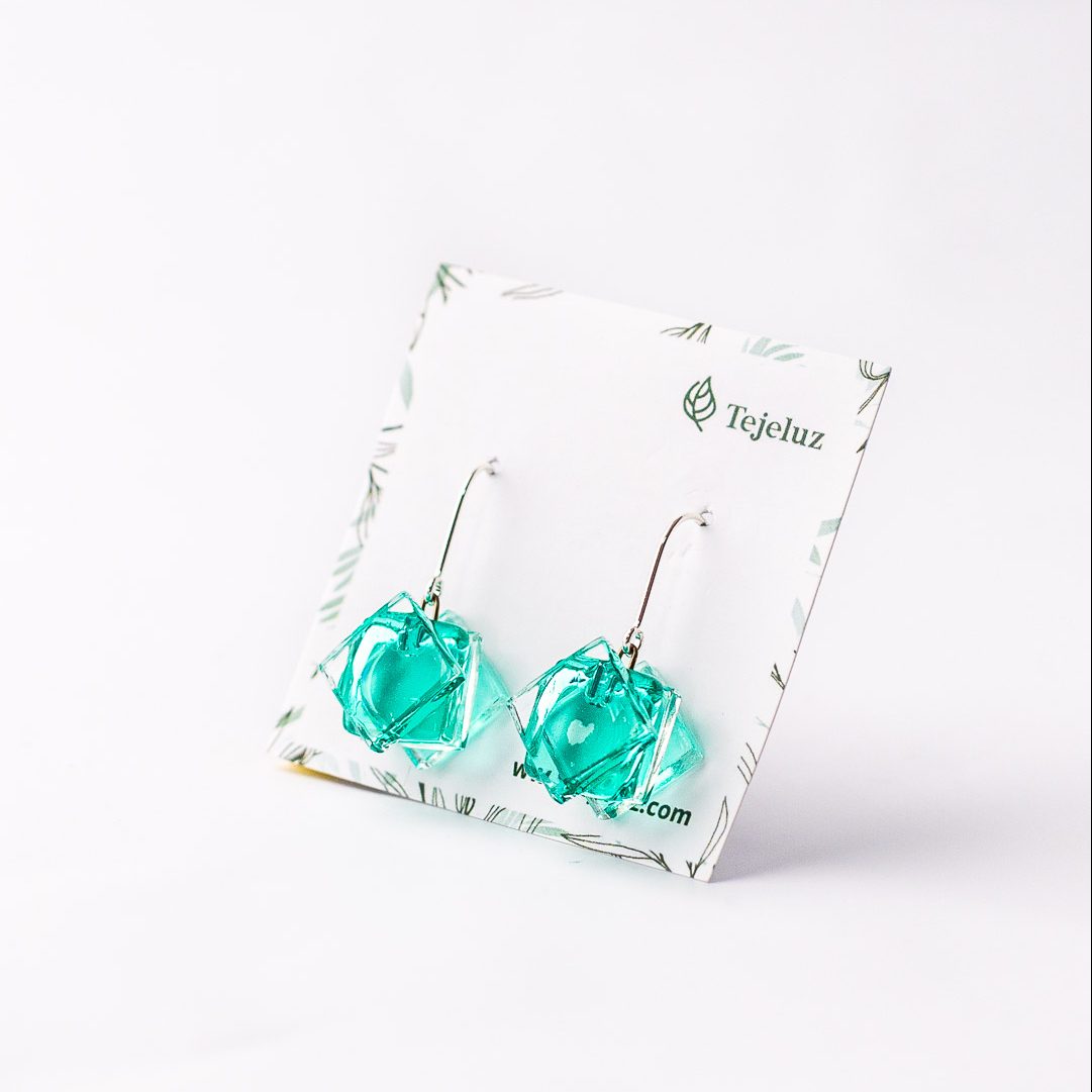 Pendientes de plata de ley y vidrio reciclado modelo Medea color aguamarina - Tejeluz Pendientes de plata de ley y vidrio reciclado modelo Medea color aguamarina - Tejeluz