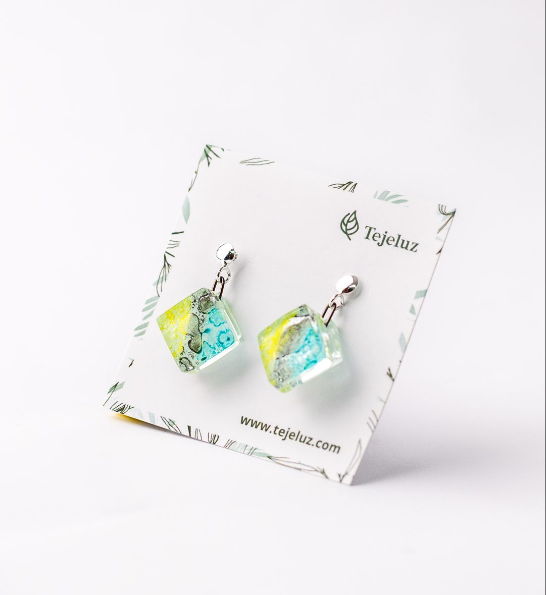 Pendientes de plata de ley y vidrio reciclado modelo Pasifae color turquesa-amarillo - Tejeluz Pendientes de plata de ley y vidrio reciclado modelo Pasifae color turquesa-amarillo - Tejeluz