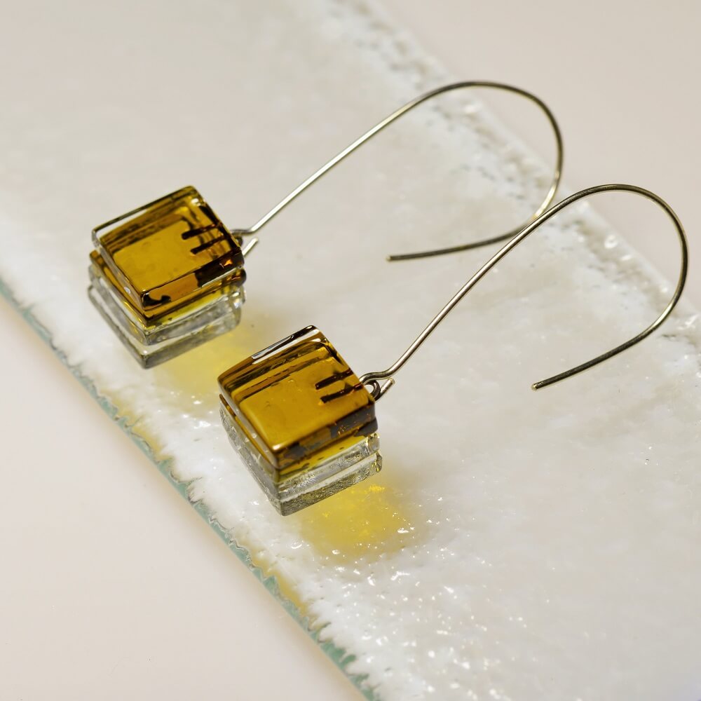 Pendientes de plata y vidio modelo Atalanta - Tejeluz color ocre Pendientes de plata y vidio modelo Atalanta - Tejeluz color ocre