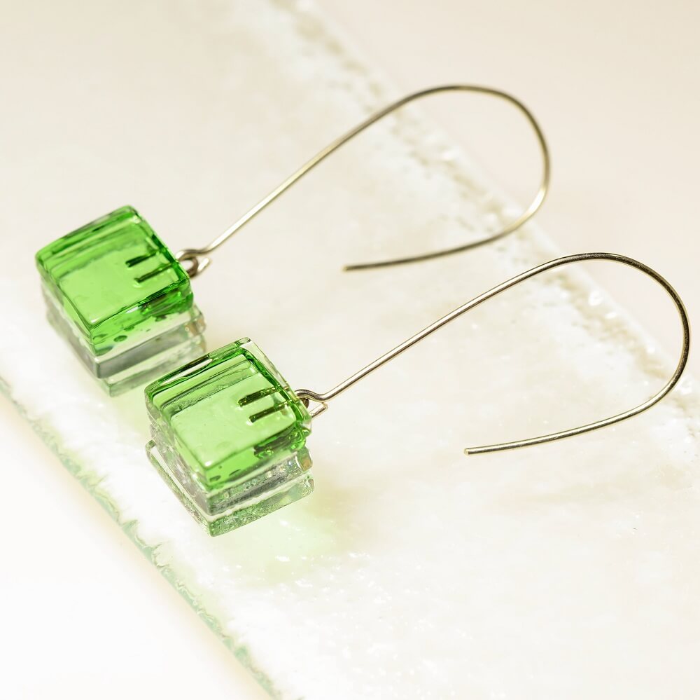 Pendientes de plata y vidio modelo Atalanta - Tejeluz color verde. Pendientes de plata y vidio modelo Atalanta - Tejeluz color verde.