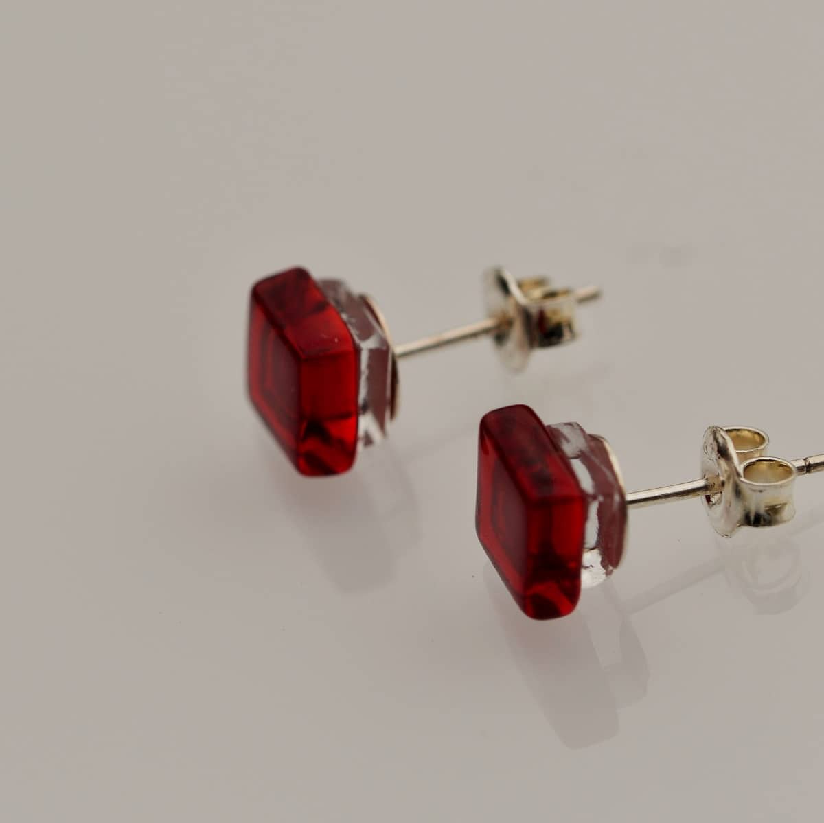 Pendientes de plata y vidrio modelo Calipso color rojo - Tejeluz Pendientes de plata y vidrio modelo Calipso color rojo - Tejeluz