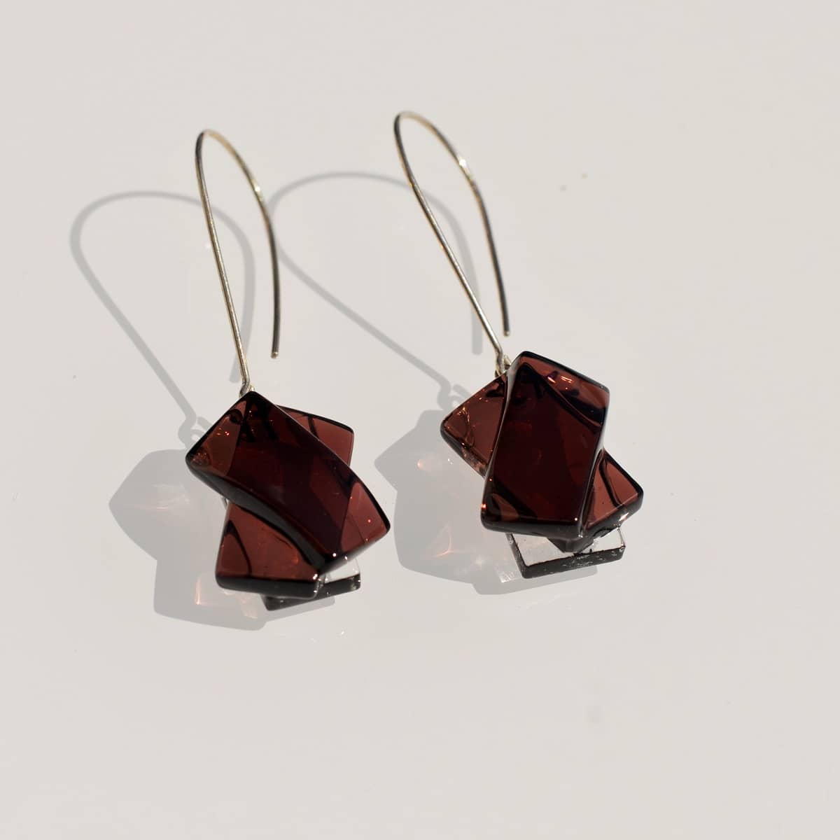 Pendientes de plata y vidrio modelo Hestia en color purpura - Tejeluz Pendientes de plata y vidrio modelo Hestia en color purpura - Tejeluz