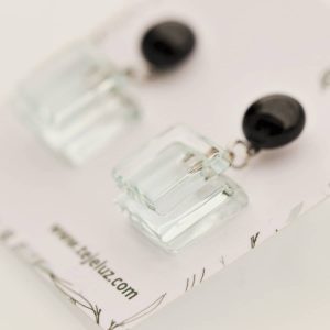 Pendientes de plata y vidrio reciclado modelo Anfítrite de color negro - Tejeluz.