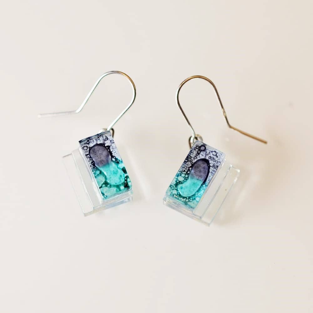 Pendientes de plata y vidrio reciclado modelo Cascada- Joyería sostenible Tejeluz Pendientes de plata y vidrio reciclado modelo Cascada- Joyería sostenible Tejeluz