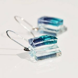 Pendientes de plata y vidrio reciclado modelo Cascada -Joyería sostenible Tejeluz.