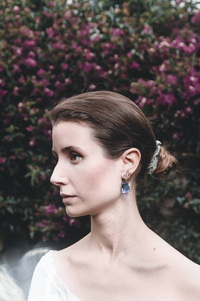 Pendientes de plata y vidrio recuperado en modelo - Joyería sostenible Tejeluz.