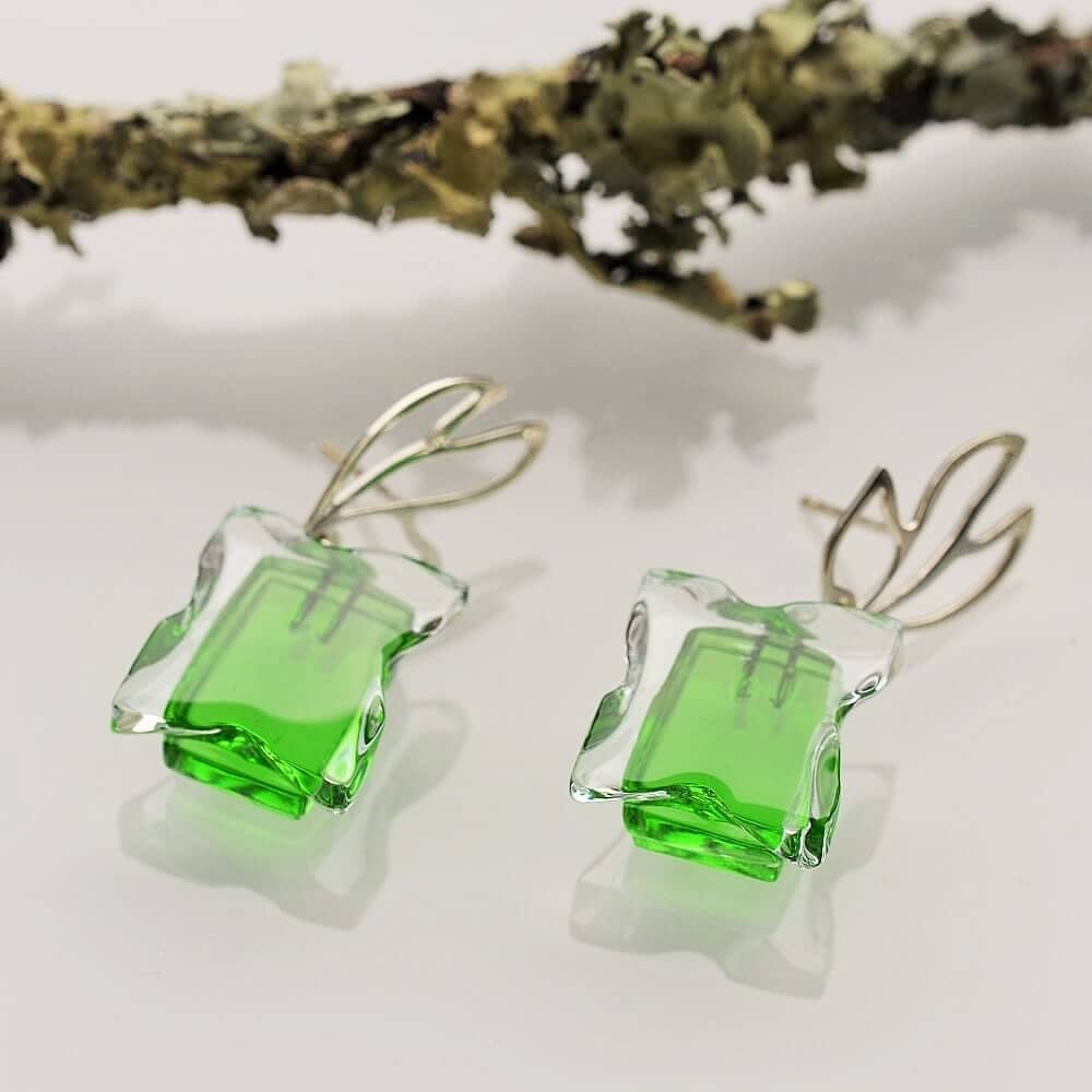 Pendientes de vidrio y plata de ley Tejeluz modelo Calíope verde. Pendientes de vidrio y plata de ley Tejeluz modelo Calíope verde.