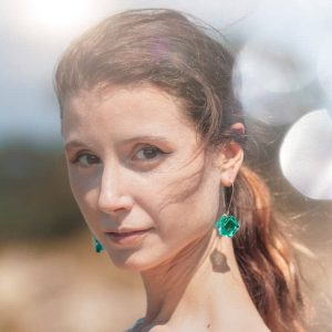 Tejeluz -Pendientes de plata y vidrio modelo Medea agua marina en modelo